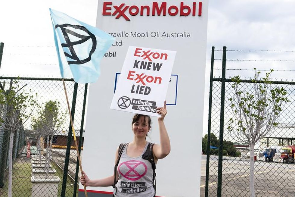 New study raises the heat on Exxon's secret climate research