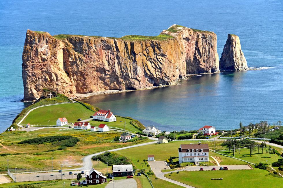 A ravaged Quebec coast fights climate change by retreating